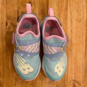 Toddler girls New Balance tennis shoe size 10.5